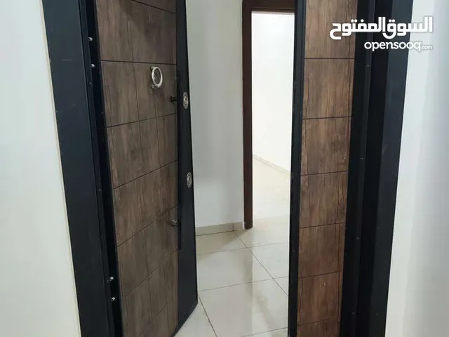 200 m2 5 Bedrooms Apartments for Rent in Tripoli Al-Serraj
