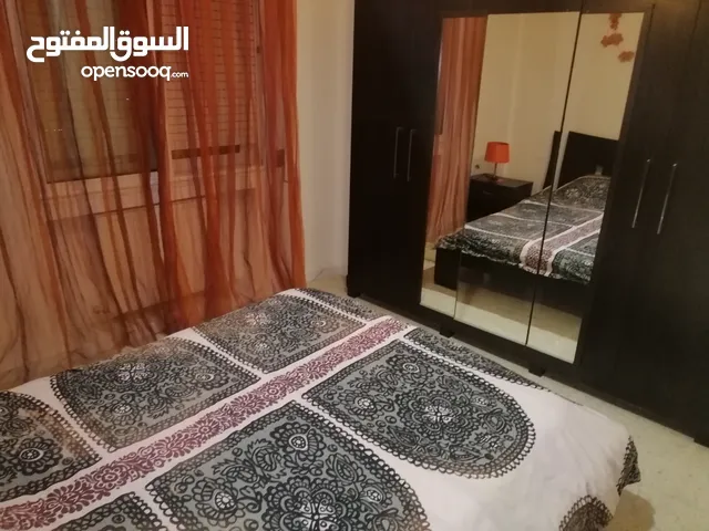 شقة مفروشة ممتازة فيها كل المستلزمات للايجار باليوم على طريق المرسي
