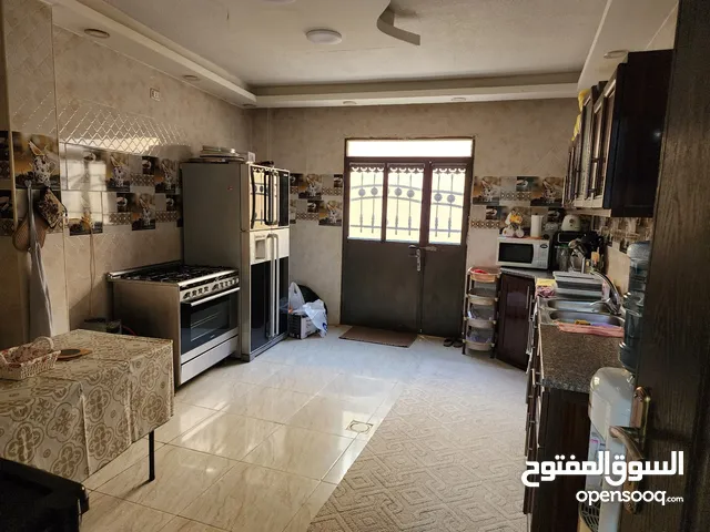 140 m2 3 Bedrooms Apartments for Sale in Amman Daheit Al-Haj Hassan