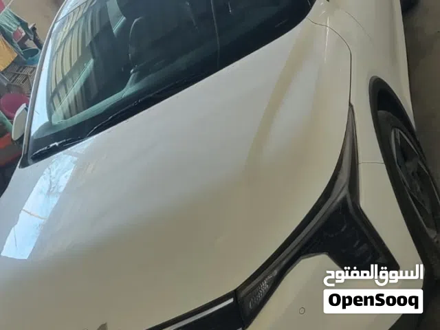 السلام عليكم للبيع كي فور2025فول مواصفات