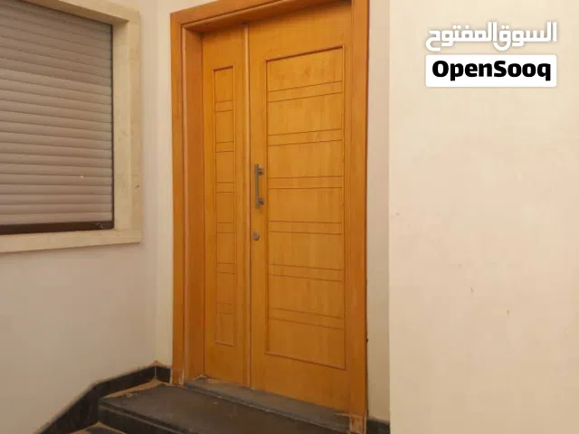 250 m2 4 Bedrooms Townhouse for Rent in Tripoli Tajura
