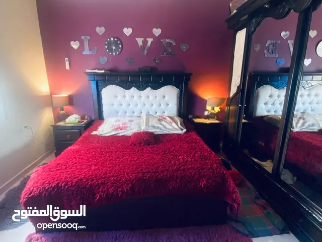 غرفة نوم مستعملة بحالة جيدة جدا للبيع
