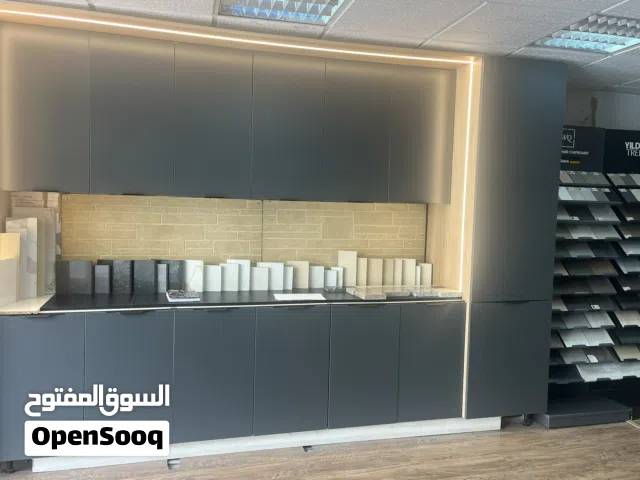 مطبخ داخل معرض مطابخ للبيع