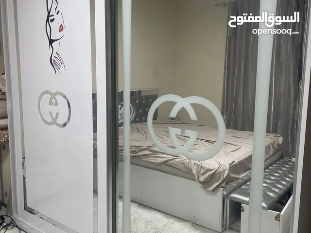 غرفة نوم مستعمله