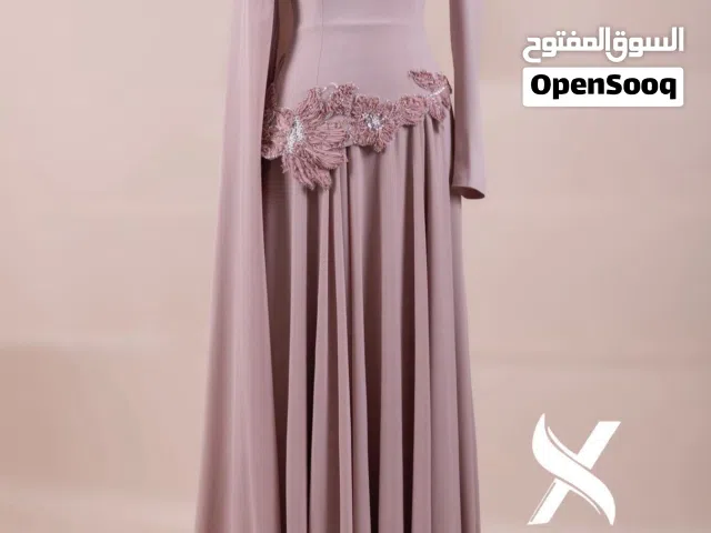 فستان المناسبات الملكي