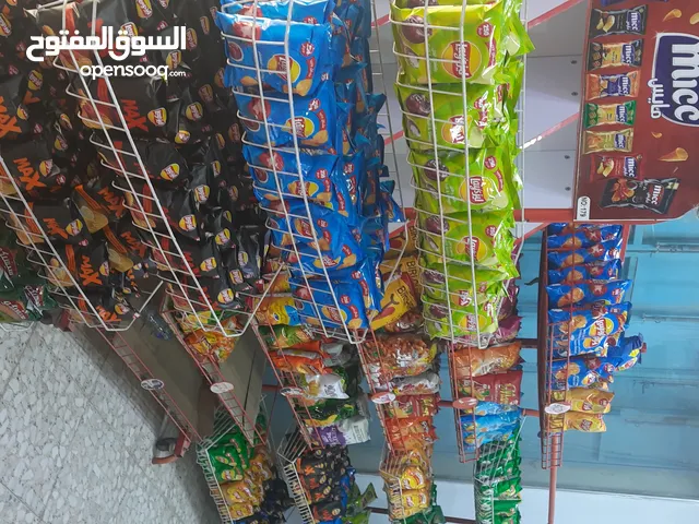 اسواق للبيع عدم التفرغ اثاث الأسواق كله جديده اجهزه كهربائية جديده ركن على شارعين عام سعرقابل للتفاو