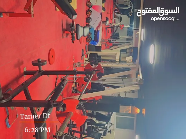 نادي حديد كامل الاجهزة