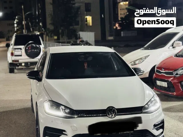 2018 فولكسفاغن جولف Standard