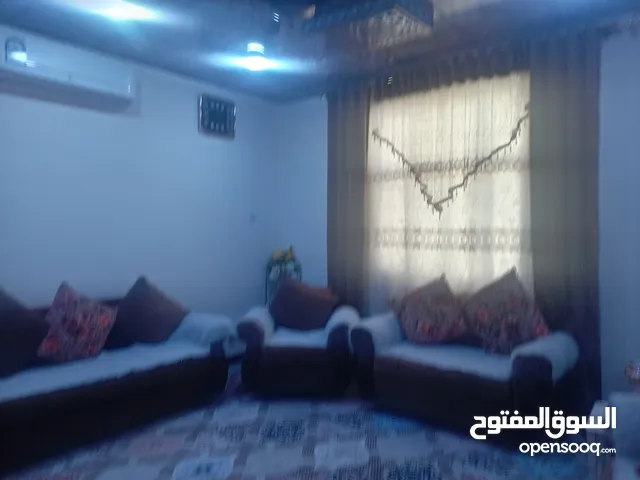130m2 3 Bedrooms Townhouse for Sale in Basra Baradi'yah