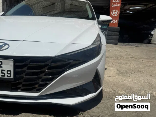 2021 هيونداي افانتي Limited