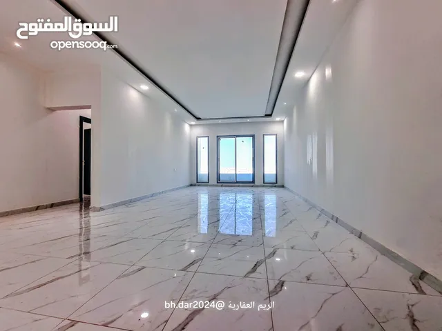 مدينةالحد/شقة راقية للبيع جديدة وتشطيب سوبرديلوكس اطلالة بحرية مساحة واسعة