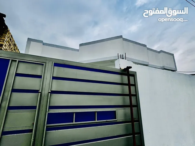 بيت 195 متر جديد مرتب جدا في منطقة سكنية كآملة الخدمات في الجزيرة بآب آلهوى خلف آلسوق