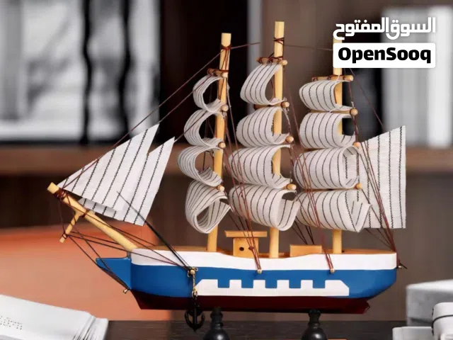 (سفينة ديكور بإضاءة) قياس 25 سم  سفينة خشبية بإضاءة دافئة