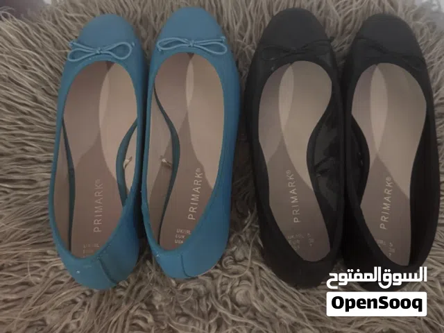 2حذاء جداد لم يستخدموا