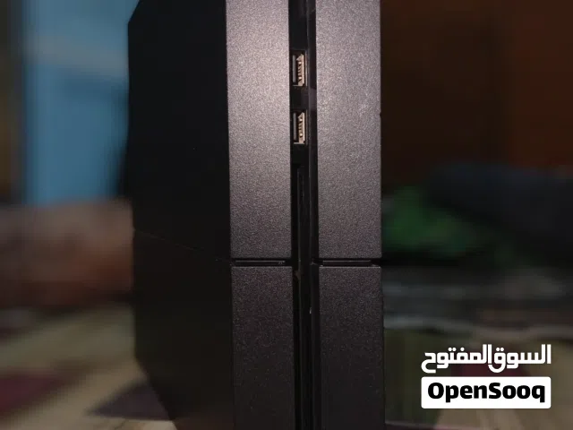 PS4 مستعمل أخو الجديد مامصلح   ولامفتوح مع جوستكات ثنين جدد