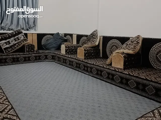 مجلس كامل  جديد طوال 14 متر ونص المشتري  يتواصل انا نصحتك وانت براحتك مطلوب 1200دولارقابل للتفاوض