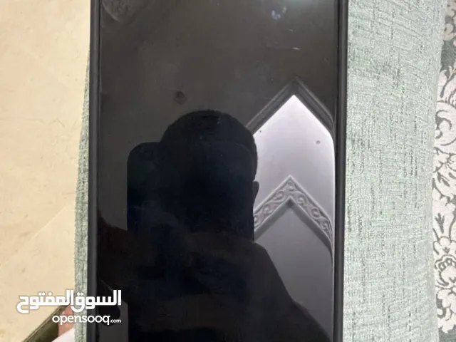 Iphone 16 pro max used 11 months very good condition one small scratch on the screen barely visible