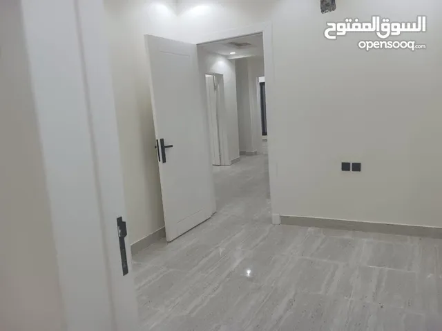 182 m2 3 Bedrooms Apartments for Rent in Al Riyadh Al Mughrizat