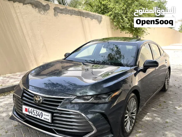 2022 تويوتا افالون Limited