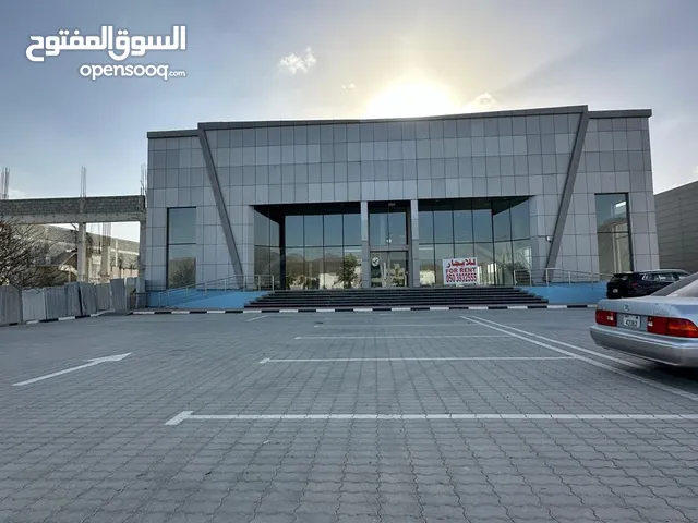 معرض للإيجار في إمارة الفجيرة منطقة الحليفات بجانب وكالة الطاير للسيارات