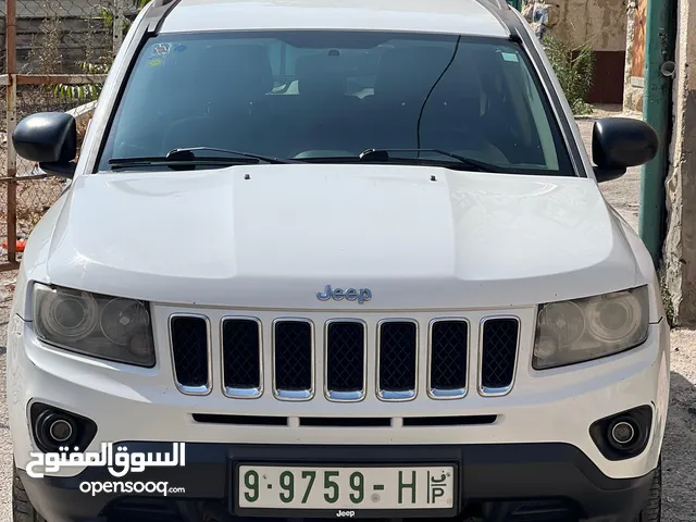 جيب كومبس ماطور 2000 بنزين اتومات انتاج 2014. يد 0 عداد km اصلي 164000 جوال اصل اجار