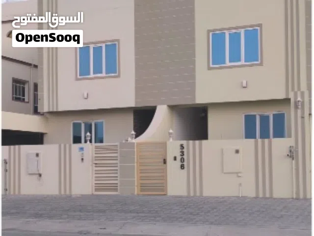 Twin Luxury Villa for Rent in Al Maabilah 8/توين فيلا للايجار في المعبيلة الثامنة