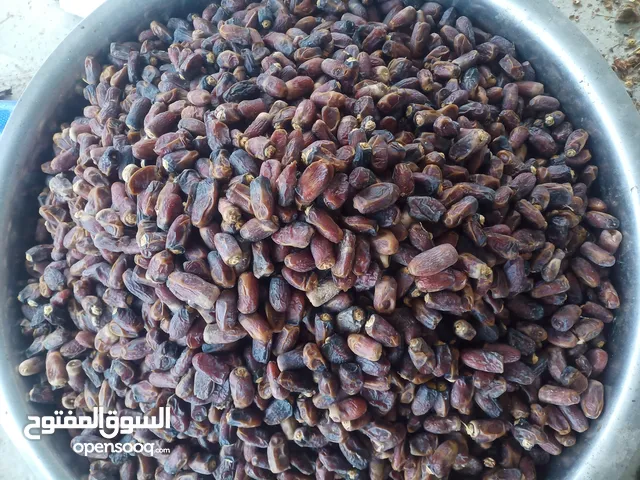 تمر نغال منقاي وما مغسول 10 كيلو ب 4 ريال فقط