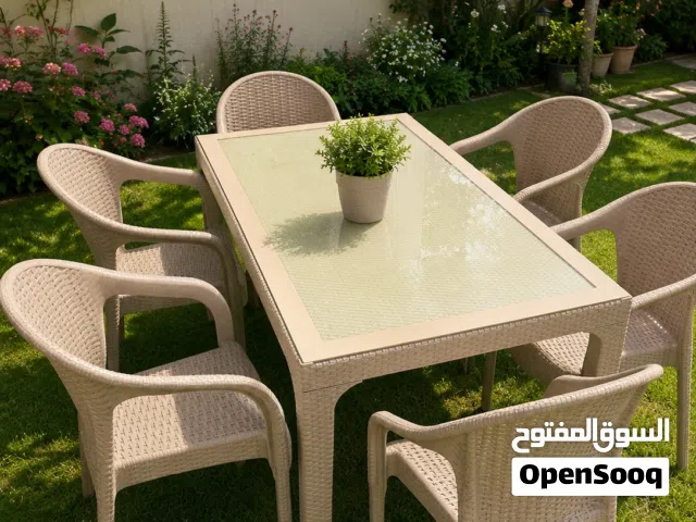 طقم جلسة خارجية / حديقة فاخر طاولة مع 6  كراسي  – راتان صناعي بلون بيج رملي أنيق  مقاوم جداً