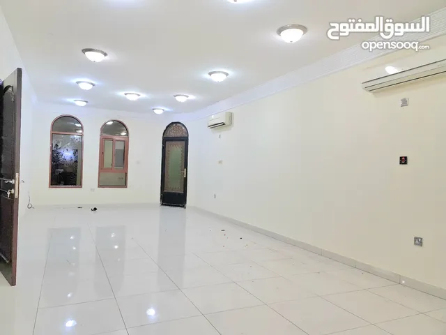 500 m2 More than 6 bedrooms Villa for Rent in Um Salal Al Kharaitiyat