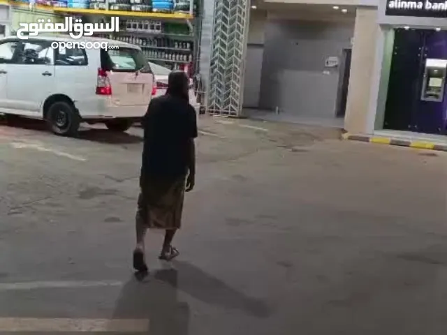 #لدينا محل عصائر للبيع