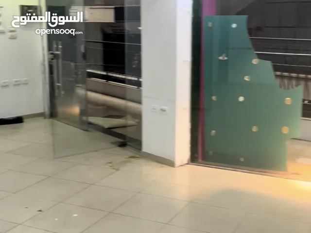 محلين تجارين للايجار في وسط البلد