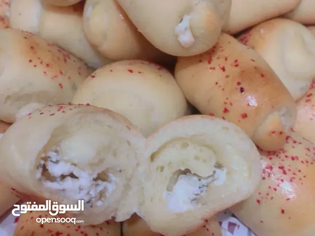 معجنات بأشكال مختلفة وحشوات متنوعه حسب الطلب