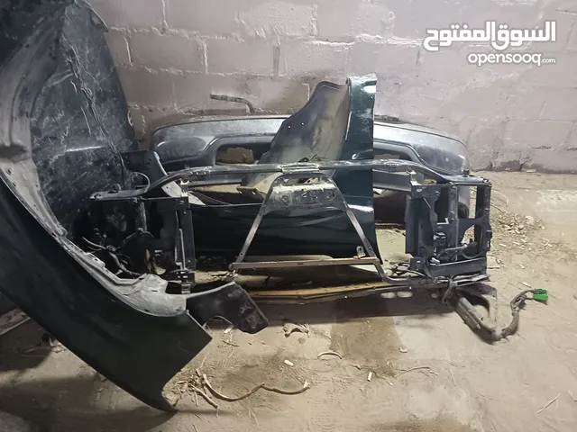 أغراض سلفرادو من موديل 99 الي 2002