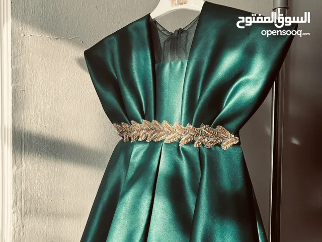 فستان اخضر انيق لعمر سنه ونص للبيع