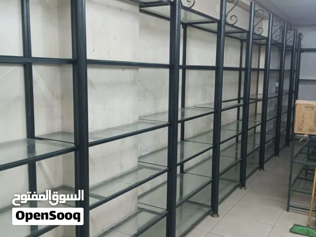 رفوف بحالة الوكالة