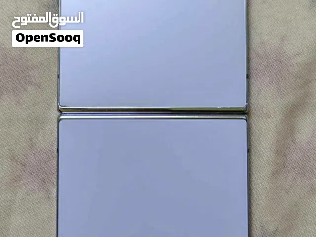 Samsung Galaxy Z Flip4 512 GB storage and no dot or any type of damages!!