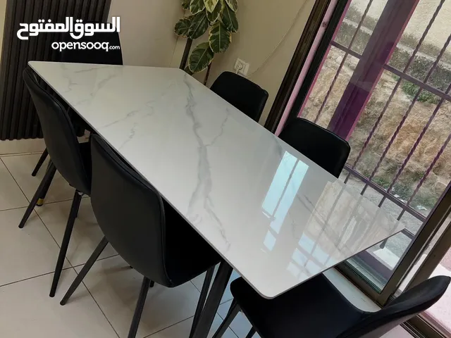 طاولة سفرة رخامية فاخرة – عرض مميز!  مع 6 كراسي  مع 4 كراسي تجمع بين الفخامة و الاناقه