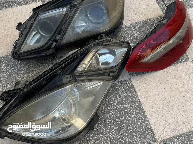 أضوية مرسيدس E200