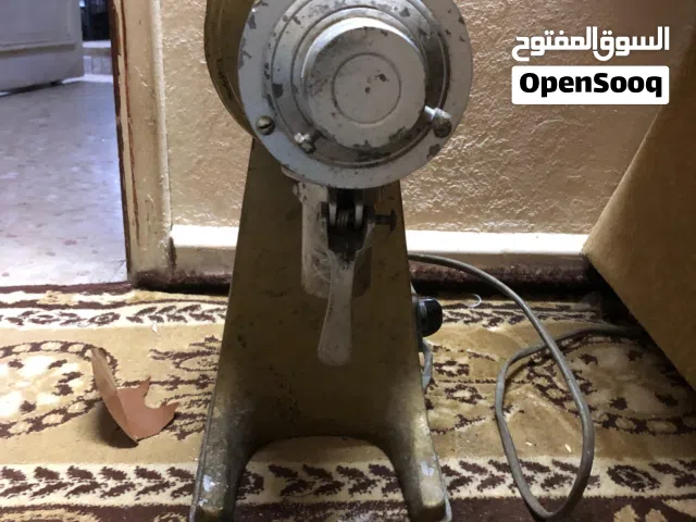 ماكنة طحن قهوه من نوع )Rossi RR45 )صالحه وقويه جدا ينقصها فقط حجر الطحن وتكلفته 5 دنانير فقط ...