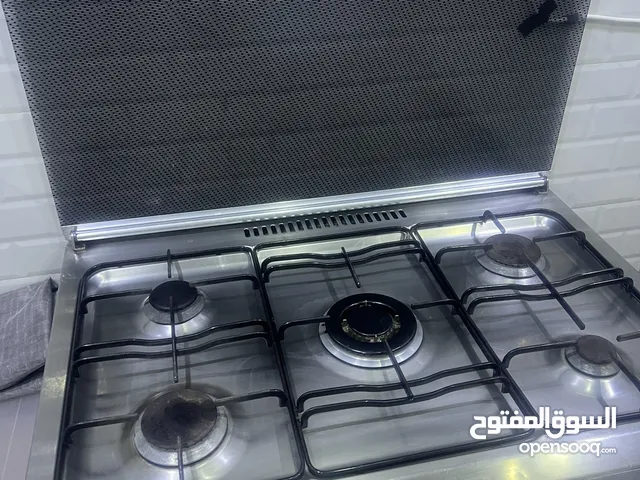 فرن غاز 5 عيون شغال كل شي بس في بعض العين تشحور للبيع مستعجل وسمح والصامل مانختلف معو انشاءالله