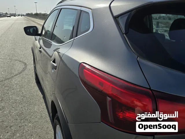 نيسان روج سبورت نظيفة للبيع