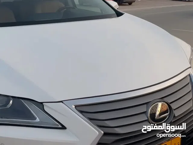 لكزس اراكس لارج للبيع تأمين شامل عمان والامارات موديل 2018