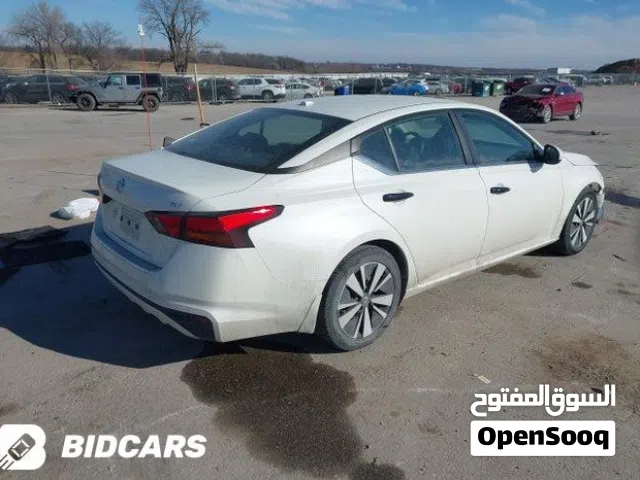 2022 نيسان التيما SV
