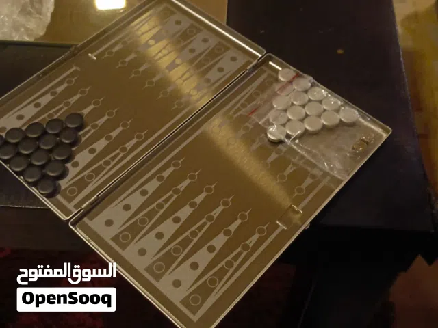 قطعة تادرة جدا من طاولة الزهر صغيرة الحجم من الستيل