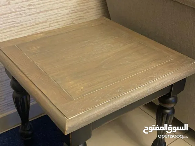 ثلاث طاولات واحده كبيره واثنتين حجم وسط خشب قوي من هوم سنتر مطلوب فيها 250