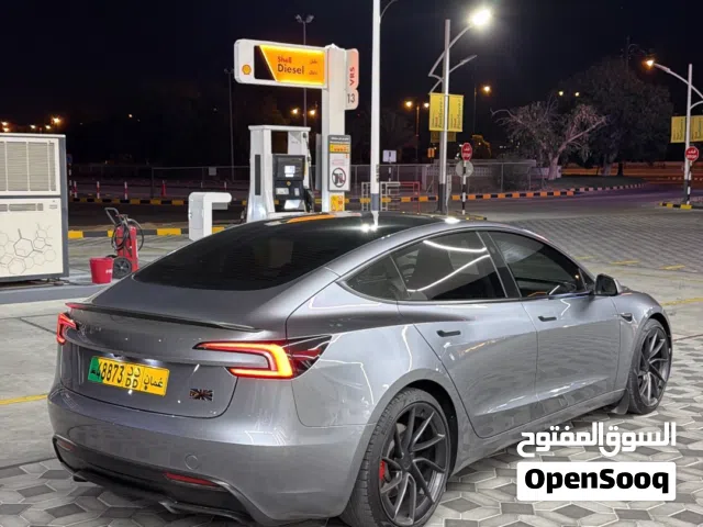 2024 تيسلا موديل 3 Performance