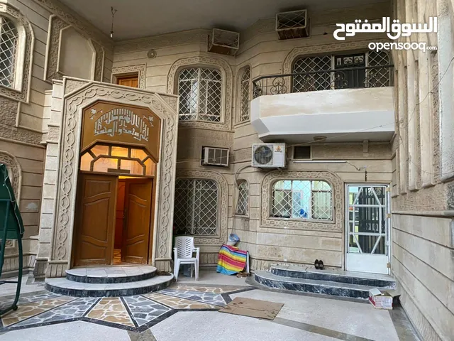 بيت طابقين
