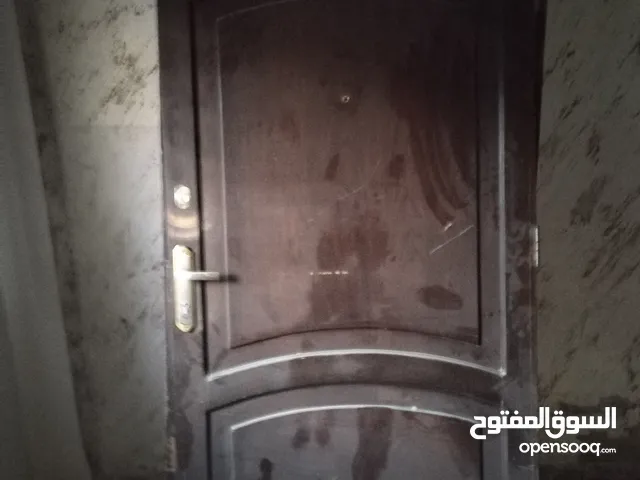 باب خشب للبيع مع جميع اكسسوراتو