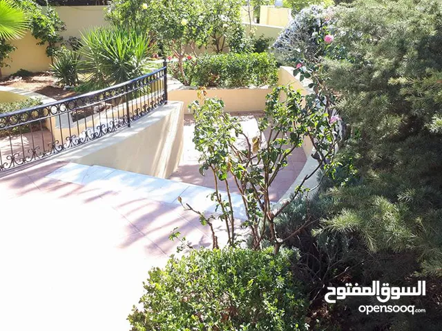1000 m2 More than 6 bedrooms Villa for Rent in Amman Abdoun