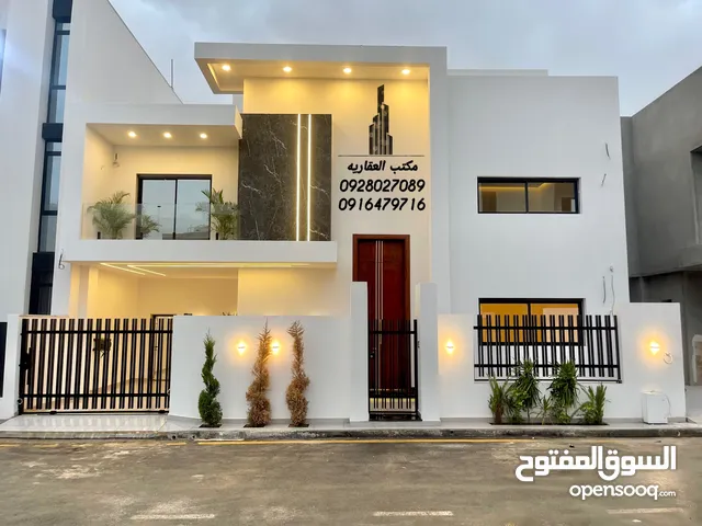 450m2 4 Bedrooms Villa for Sale in Tripoli Al-Serraj